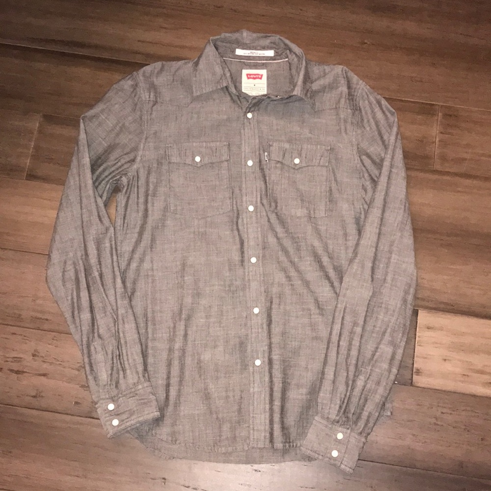 Men’s Levi’s Medium Button Down Shirt